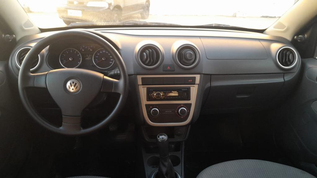 VOLKSWAGEN Voyage - Foto