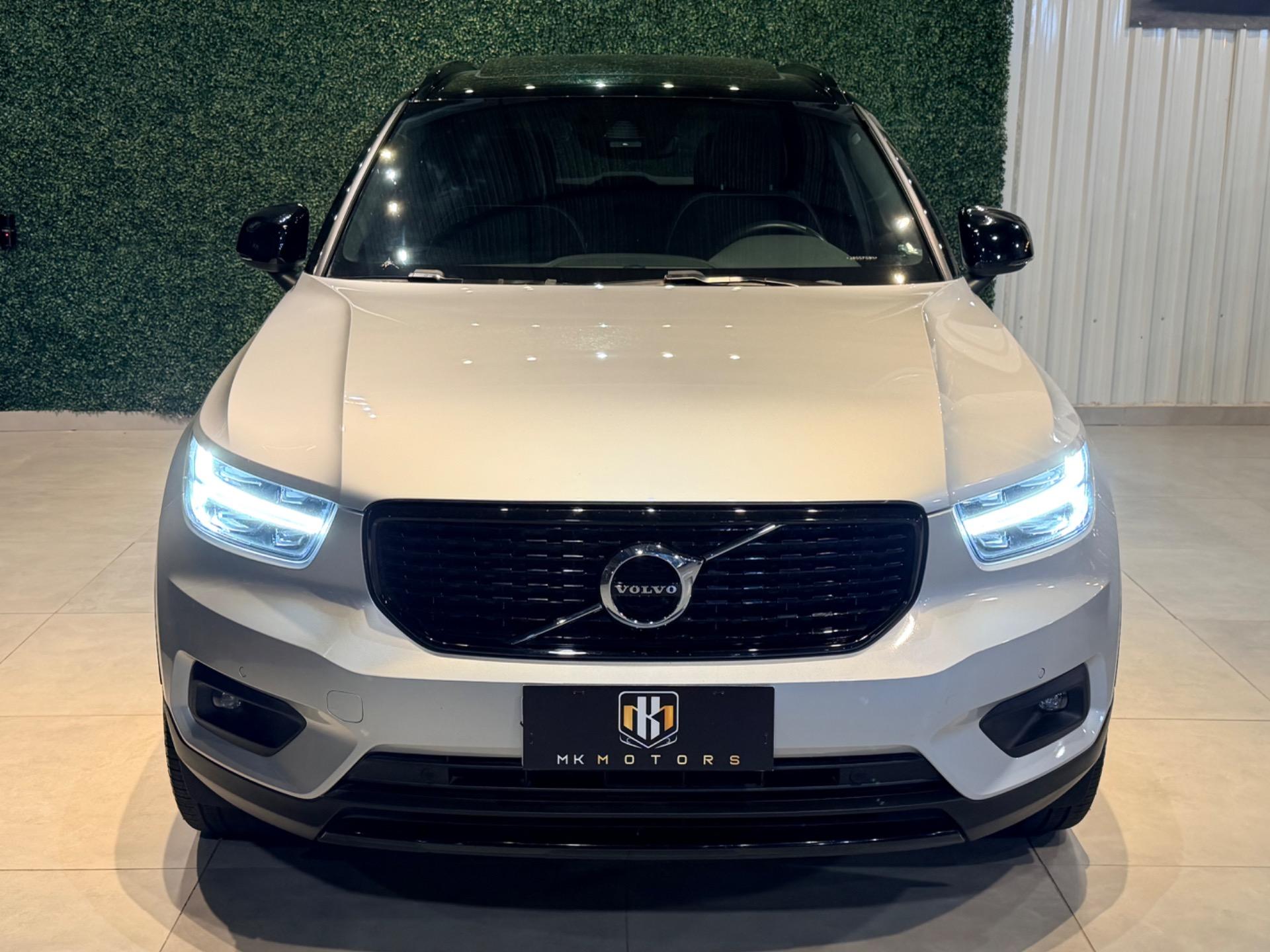 VOLVO XC40 - Foto