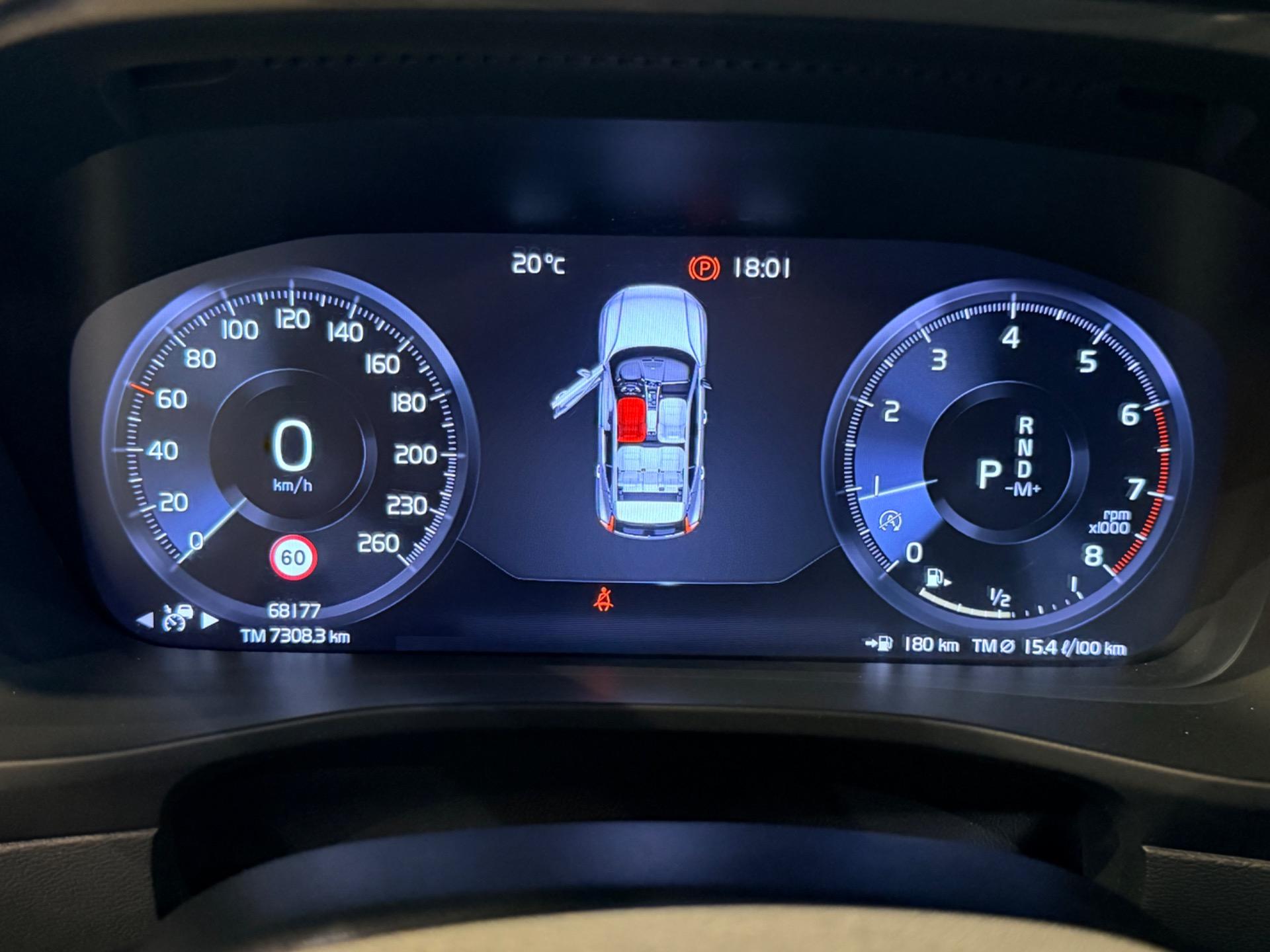 VOLVO XC40 - Foto