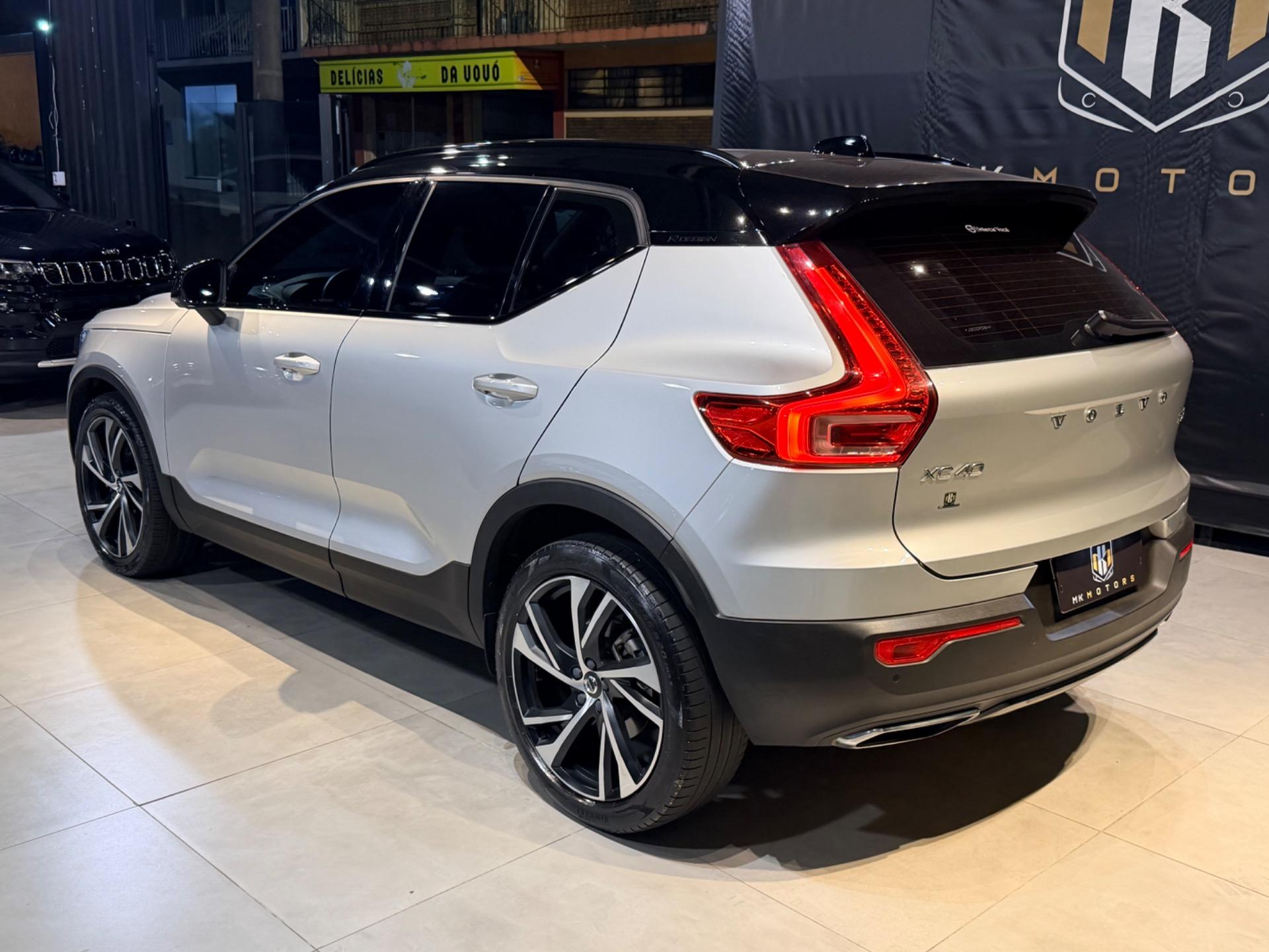 VOLVO XC40 - Foto
