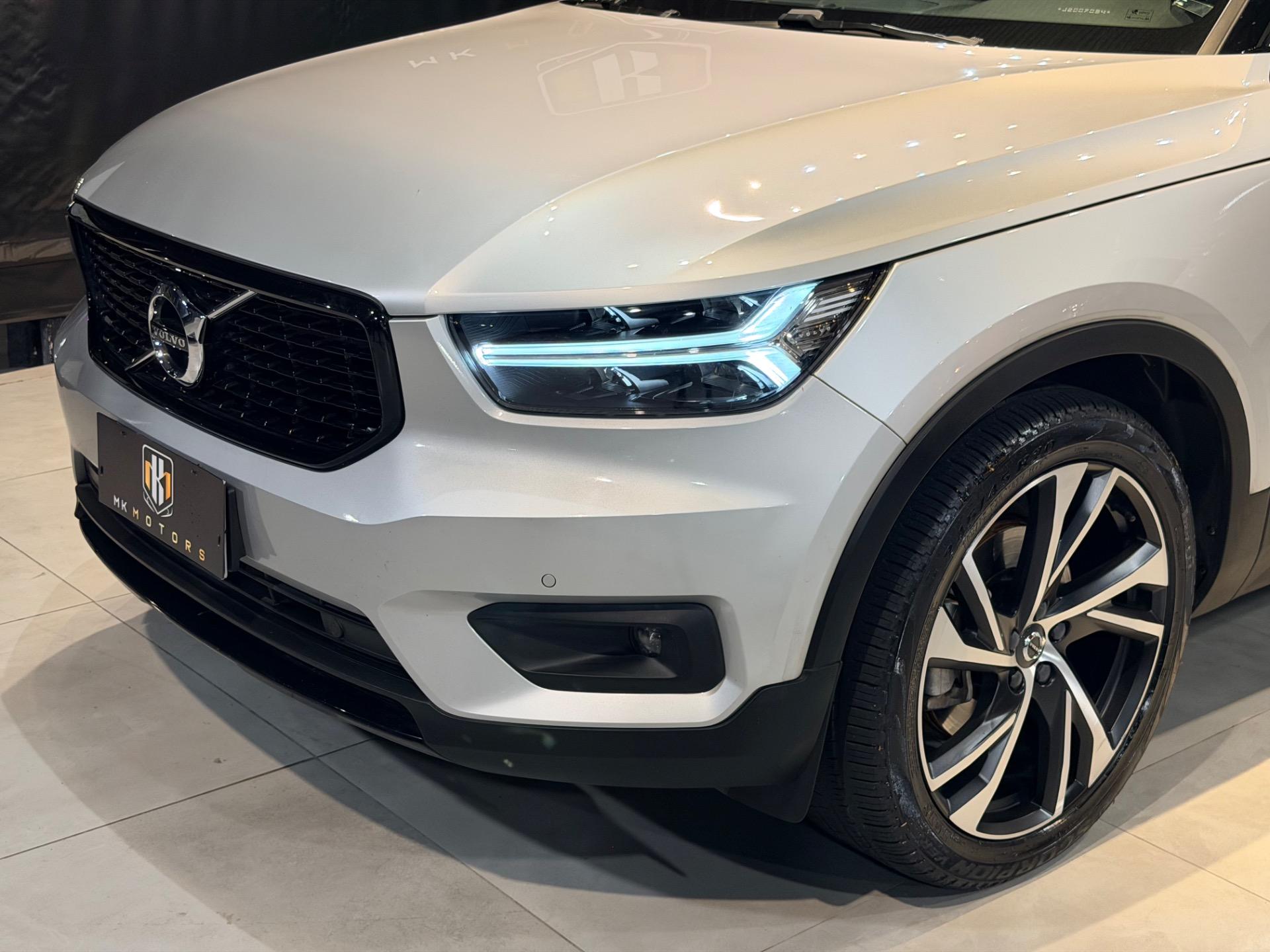 VOLVO XC40 - Foto