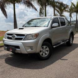TOYOTA Hilux Caminhonete 3.0 16V 4P 4X4 SRV TURBO DIESEL CABINE DUPLA AUTOMTICO