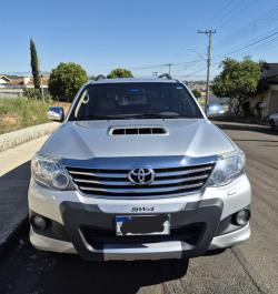 TOYOTA Hilux SW4 3.0 16V 4P SRV 4X4 TURBO DIESEL AUTOM�TICO
