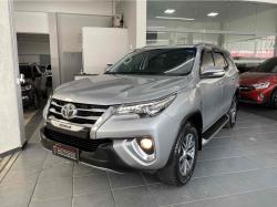 TOYOTA Hilux SW4  TOYOTA Hilux SW4