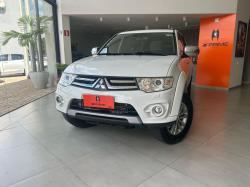 MITSUBISHI Pajero 3.2 16V 4P 4X4 7 LUGARES HPE TURBO DIESEL INTERCOOLER AUTOMTICO