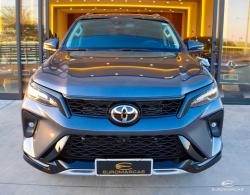 TOYOTA Hilux SW4 2.8 16V 4P SRX PLATINUM 4X4 7 LUGARES TURBO DIESEL AUTOMTICO