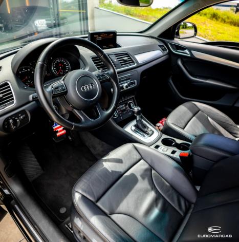 AUDI Q3 2.0 4P TFSI AMBIENTE QUATTRO S-TRONIC AUTOM�TICO, Foto 9