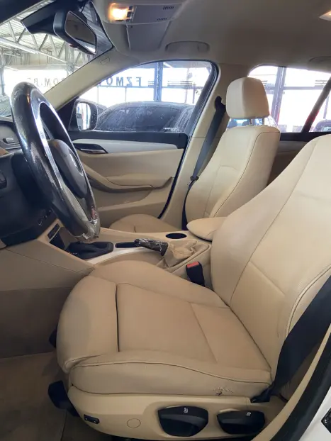 BMW X1 2.0 16V 4P 18I S DRIVE AUTOM�TICO, Foto 8