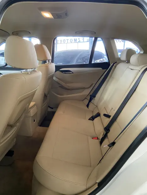 BMW X1 2.0 16V 4P 18I S DRIVE AUTOM�TICO, Foto 9