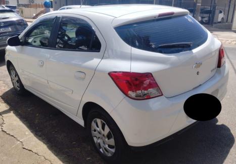 CHEVROLET Onix Hatch 1.0 4P FLEX LT, Foto 2 CHEVROLET Onix Hatch 1.0 4P FLEX LT, Foto 2