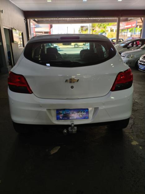 CHEVROLET Onix Hatch 1.4 4P FLEX LT, Foto 2