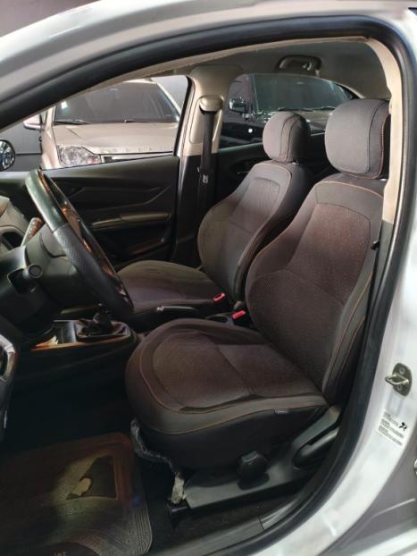 CHEVROLET Onix Hatch 1.4 4P FLEX LT, Foto 11