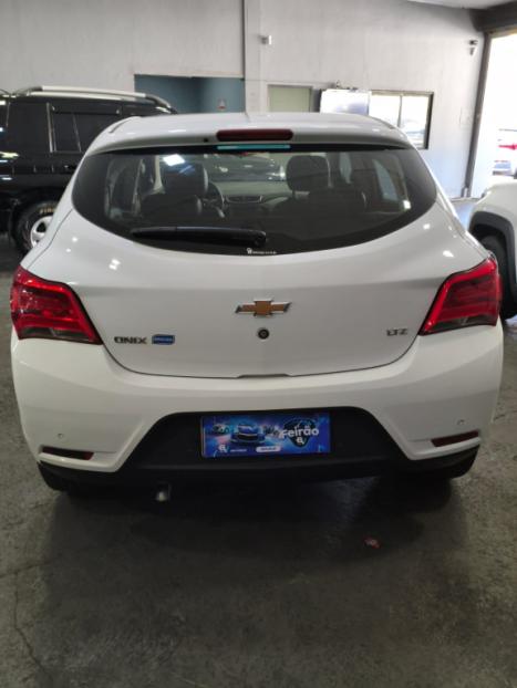 CHEVROLET Onix Hatch 1.4 4P FLEX LTZ AUTOMTICO, Foto 9