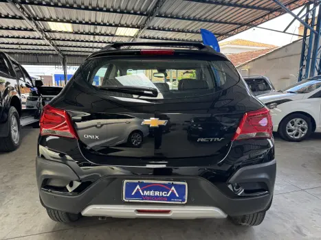 CHEVROLET Onix Hatch 1.4 4P FLEX ACTIV AUTOM�TICO, Foto 5