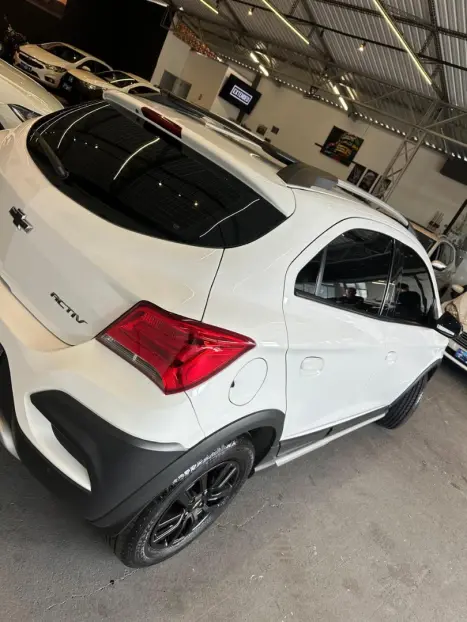 CHEVROLET Onix Hatch 1.4 4P FLEX ACTIV AUTOM�TICO, Foto 8