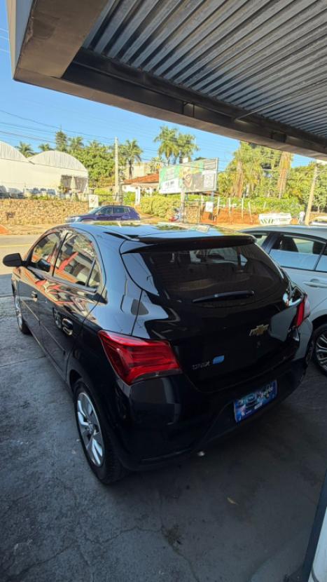 CHEVROLET Onix Hatch 1.4 4P FLEX LT, Foto 3