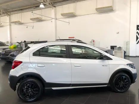 CHEVROLET Onix Hatch 1.4 4P FLEX ACTIV AUTOM�TICO, Foto 5