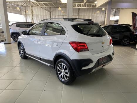 CHEVROLET Onix Hatch 1.4 4P FLEX ACTIV AUTOM�TICO, Foto 6
