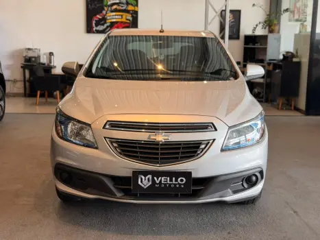 CHEVROLET Onix Hatch 1.4 4P FLEX LT, Foto 2
