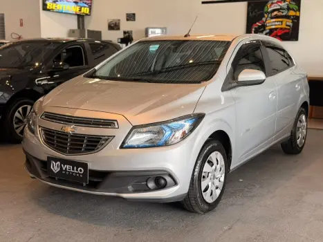 CHEVROLET Onix Hatch 1.4 4P FLEX LT, Foto 4