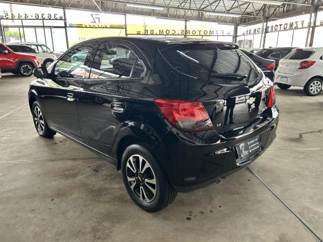 CHEVROLET Onix Hatch 1.4 4P FLEX LTZ, Foto 4