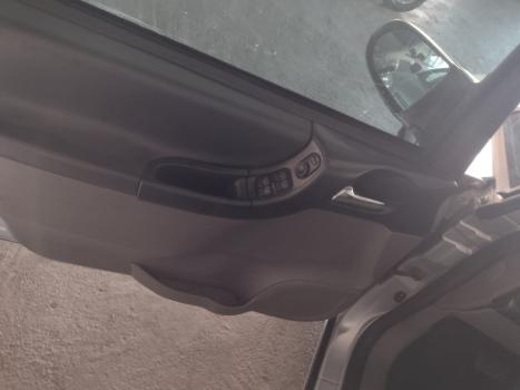 CHEVROLET Zafira 2.0 4P FLEX EXPRESSION 7 LUGARES AUTOMÁTICO, Foto 5 CHEVROLET Zafira 2.0 4P FLEX EXPRESSION 7 LUGARES AUTOMÁTICO, Foto 5