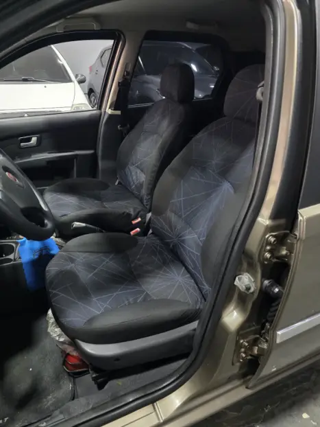 FIAT Palio 1.4 4P FLEX ELX, Foto 2