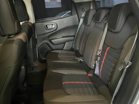 FIAT Toro 1.8 16V 4P FLEX FREEDOM AUTOMÁTICO, Foto 16