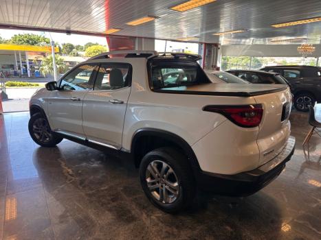 FIAT Toro 2.4 16V 4P MULTIAIR FLEX VOLCANO AUTOM�TICO, Foto 3