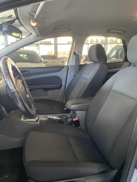 FORD Focus Hatch 2.0 16V 4P GLX FLEX AUTOM�TICO, Foto 9