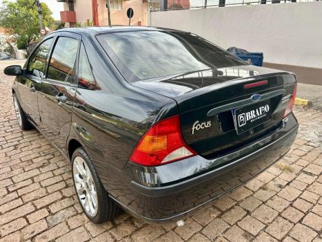 FORD Focus Hatch 2.0 16V 4P GLX, Foto 4
