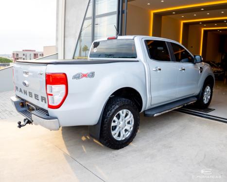 FORD Ranger 3.2 20V XLT 4X4 CABINE DUPLA TURBO DIESEL AUTOMTICO, Foto 4