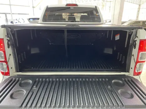 FORD Ranger 3.2 20V XLT 4X4 CABINE DUPLA TURBO DIESEL AUTOM�TICO, Foto 12