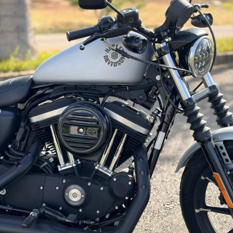 HARLEY DAVIDSON Sportster XL 883 IRON, Foto 2