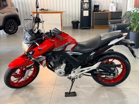 HONDA CB 250 F Twister , Foto 3