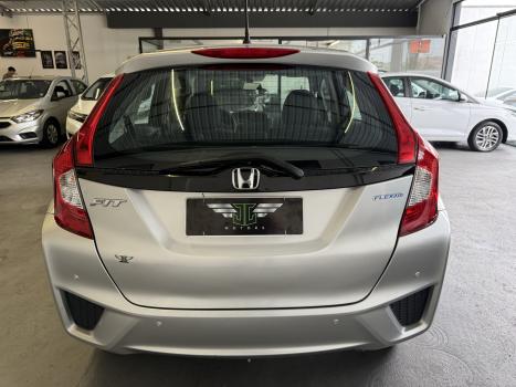 HONDA Fit 1.4 4P LX, Foto 5 HONDA Fit 1.4 4P LX, Foto 5