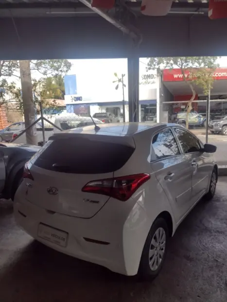 HYUNDAI HB 20 Hatch 1.6 16V 4P FLEX COMFORT PLUS, Foto 2