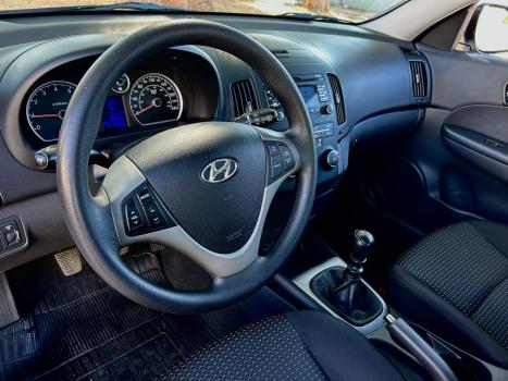 HYUNDAI I30 2.0 16V 4P, Foto 8