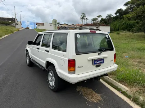 JEEP Cherokee 4.0 6 CILINDROS 12V 4P 4X4 LAREDO AUTOM�TICO, Foto 8