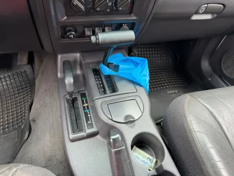 JEEP Cherokee 4.0 6 CILINDROS 12V 4P 4X4 LAREDO AUTOM�TICO, Foto 13