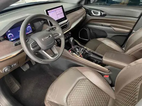 JEEP Commander 2.0 16V 4P TD380 OVERLAND 4X4 TURBO DIESEL AUTOM�TICO AT9, Foto 8