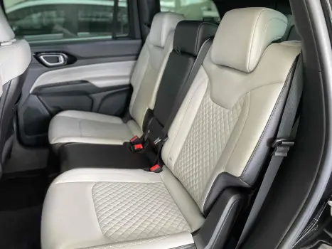 JEEP Commander 2.0 16V 4P TD380 OVERLAND 4X4 TURBO DIESEL AUTOM�TICO AT9, Foto 11