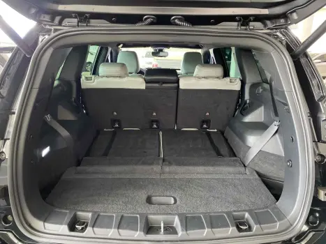 JEEP Commander 2.0 16V 4P TD380 OVERLAND 4X4 TURBO DIESEL AUTOM�TICO AT9, Foto 14