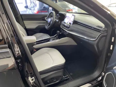 JEEP Commander 2.0 16V 4P TD380 OVERLAND 4X4 TURBO DIESEL AUTOM�TICO AT9, Foto 15