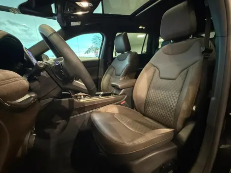 JEEP Commander 2.0 16V 4P HURRICANE 4 OVERLAND TURBO 4X4 AUTOM�TICO AT9, Foto 10