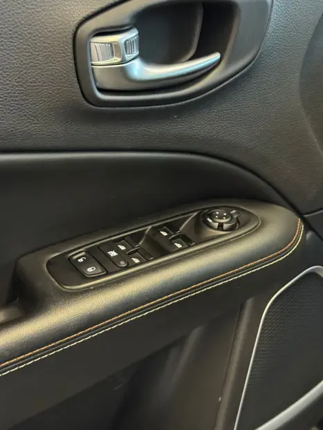 JEEP Compass 2.0 16V 4P 350 LONGITUDE 4X4 TURBO DIESEL AUTOM�TICO, Foto 7