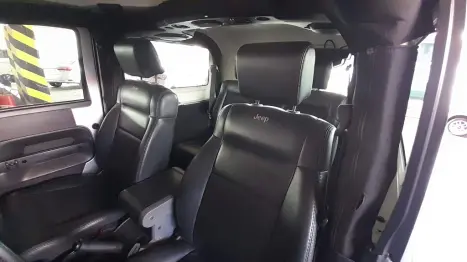 JEEP Wrangler 3.8 V6 12V SPORT TETO RGIDO AUTOMTICO, Foto 4