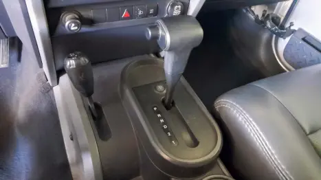 JEEP Wrangler 3.8 V6 12V SPORT TETO RGIDO AUTOMTICO, Foto 7