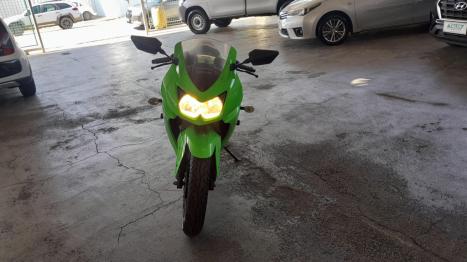 KAWASAKI Ninja 250 R, Foto 2