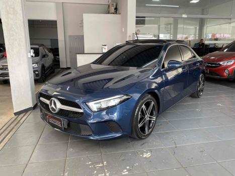 MERCEDES-BENZ A 200 Sedan , Foto 1